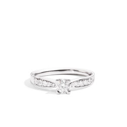 Anillo Maria Teresa oro blanco diamantes Recarlo